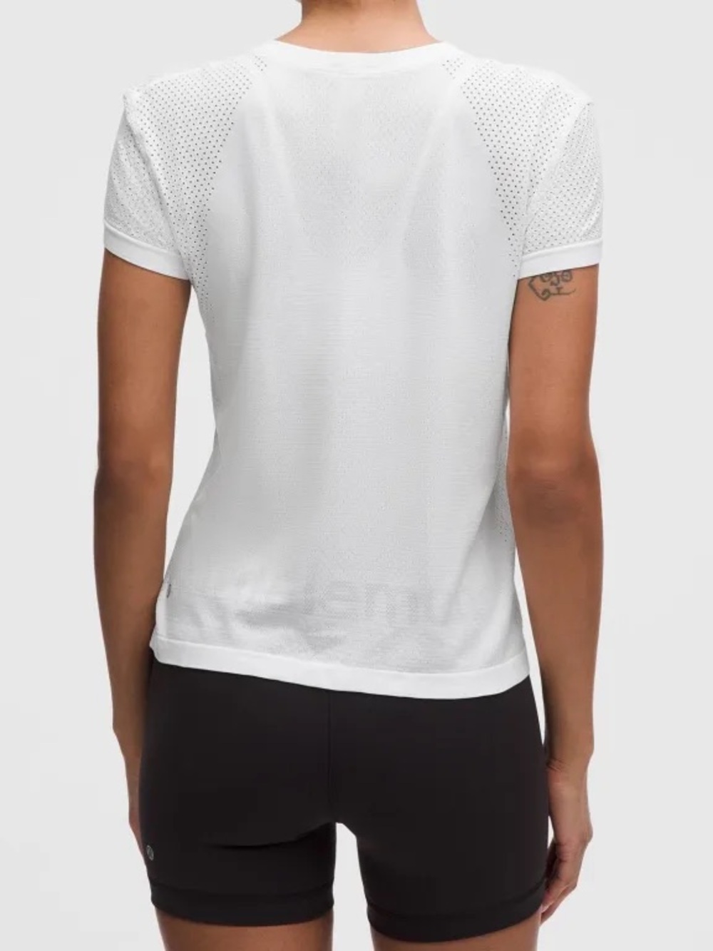 NWT Lululemon Train to be Short Sleeve Shirt - Picture 2 of 3